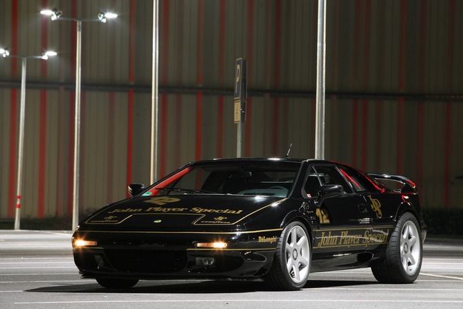 Coolest Car You Will See Today: 485hp John Player-Liveried Lotus Esprit V8