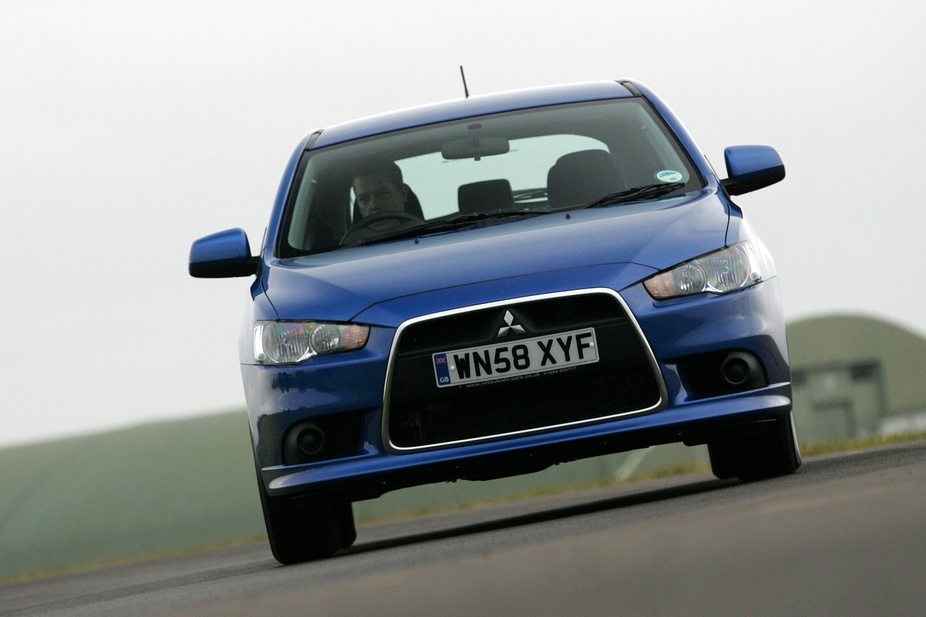 Mitsubishi Lancer 2.0 DID Intense FPF Pk Sport