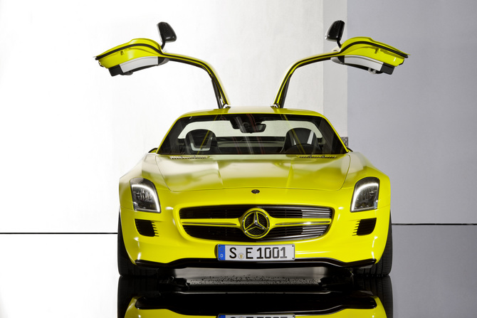 SLS AMG goes zero-emission SLS AMG goes zero-emission