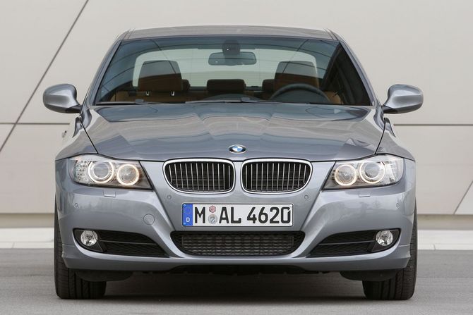 BMW 325d Navigation (E90) LCI