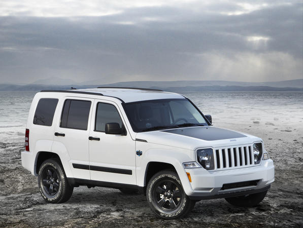 Jeep Wrangler and Liberty Arctic Editions Add Winter-Themed Exterior and Interior