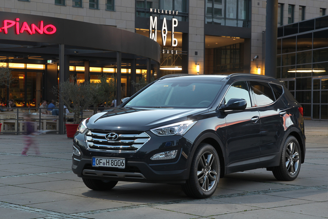 Hyundai Santa Fe avec un moteur diesel 2,2 litres développant 197 ch