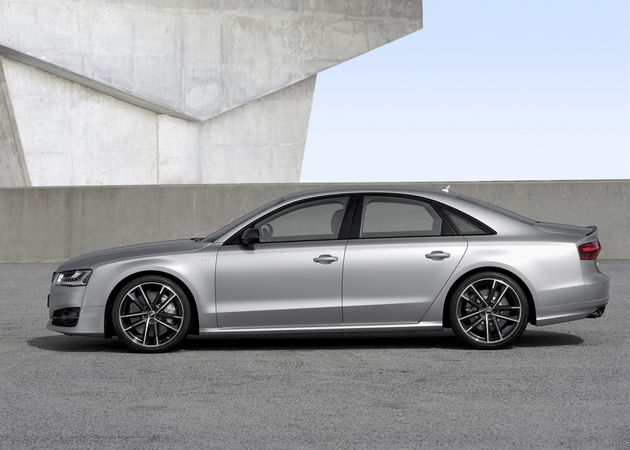 Audi S8 plus