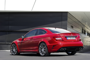 Mercedes takes the wraps off C 63 AMG Coupé Black Series