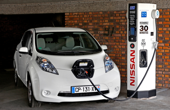 There is a quick charger next to the loading area, so the car arrives fully charged There is a quick charger next to the loading area, so the car arrives fully charged
