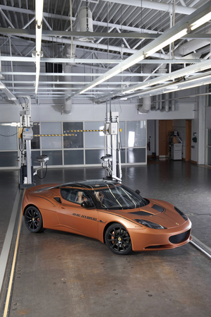 Lotus Evora 414 Hybrid Shows Future of Green Track Cars