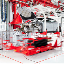 A Tesla está a produzir numa fábrica que era anteriormente co-propriedade da Toyota e da General Motors