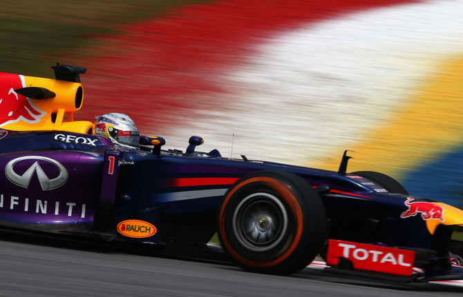 Vettel está atualmente na liderança do campeonato Vettel está atualmente na liderança do campeonato