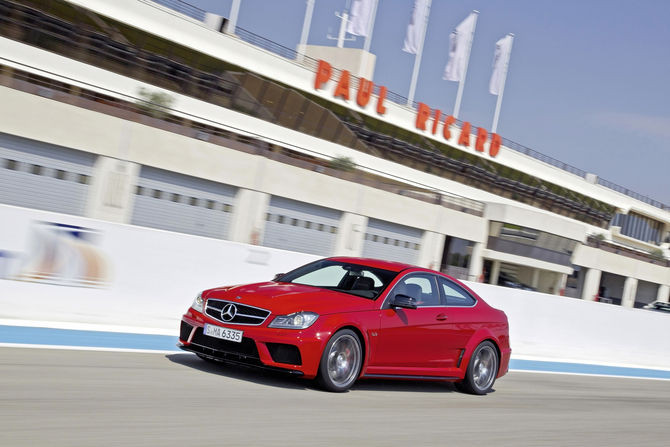 Mercedes takes the wraps off C 63 AMG Coupé Black Series Mercedes takes the wraps off C 63 AMG Coupé Black Series