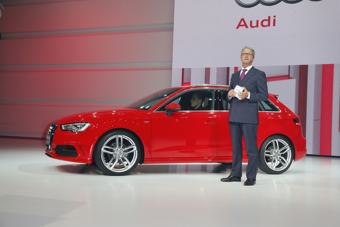 *ATUALIZADO* Audi A3 Sportback apresentado em Paris