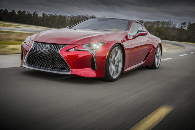 O design e tecnologia apresentados no protótipo foram transpostos para o LC 500 O design e tecnologia apresentados no protótipo foram transpostos para o LC 500