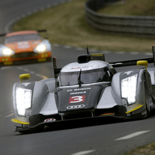 Audi and Peugeot fighting for victory in the 24 Hours of Le Mans