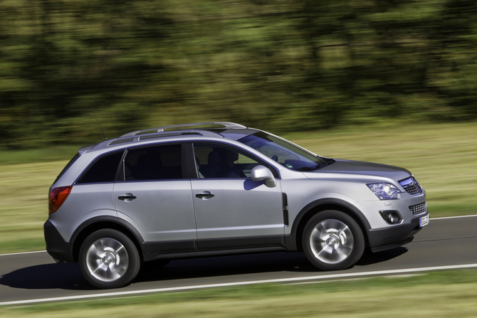 Opel presents facelifted Antara Opel presents facelifted Antara