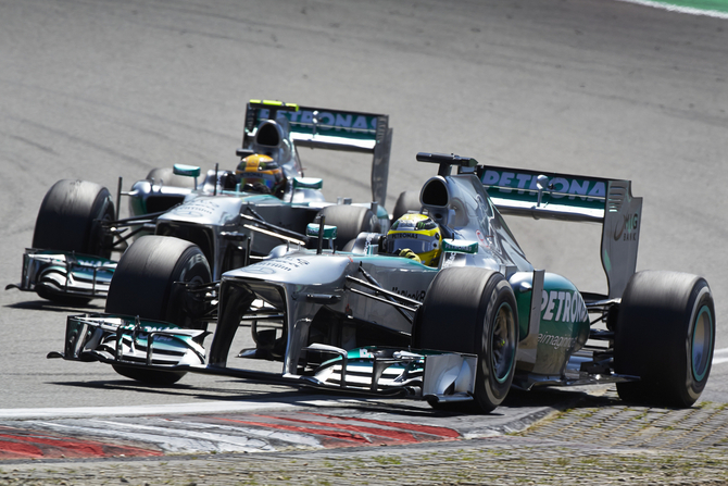 Mercedes tem tido os carros mais rápidos nas últimas corridas desta temporada Mercedes tem tido os carros mais rápidos nas últimas corridas desta temporada