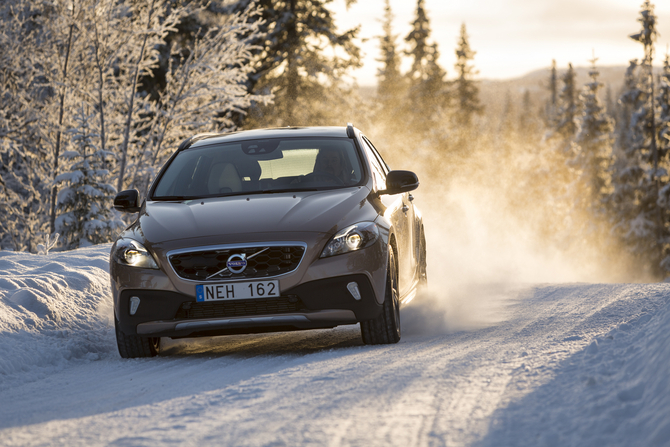 Volvo V40 T4 Momentum CC Cross Country