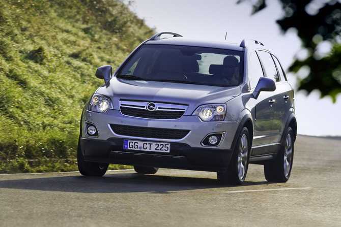 Opel presents facelifted Antara Opel presents facelifted Antara