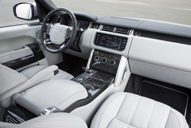 O interior receberia materiais ainda mais luxuosos e uma variedade de opções ainda mais ampla O interior receberia materiais ainda mais luxuosos e uma variedade de opções ainda mais ampla