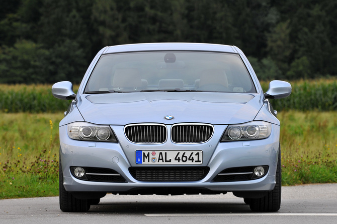 BMW 320d (E90) LCI