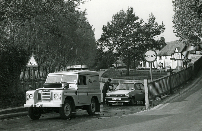 Land Rover Series III 109 Hard Top Patrol