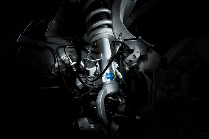 O GT-R Nismo recebe amortecedores novos controlados eletronicamente O GT-R Nismo recebe amortecedores novos controlados eletronicamente
