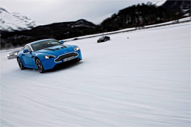 Aston Martin on Ice culmina em vídeo Aston Martin on Ice culmina em vídeo