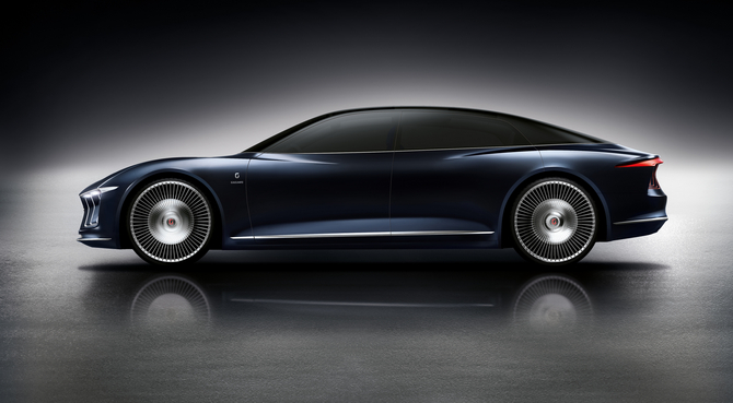 The vehicle receives hinged doors that with the absence of conventional B-pillars allow to ease the cabin access The vehicle receives hinged doors that with the absence of conventional B-pillars allow to ease the cabin access