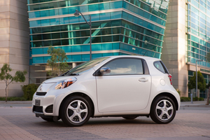 Toyota Introduces IQ in US as Scion