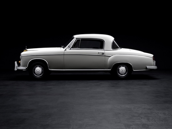 Mercedes-Benz 220 S Coupé