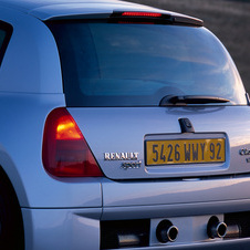 Renault Clio V6