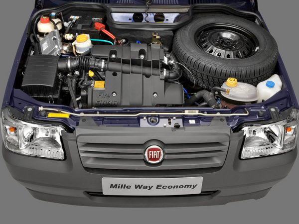 Modelo utiliza um motor de 999cc que pode ser abastecido a gasolina ou a etanol Modelo utiliza um motor de 999cc que pode ser abastecido a gasolina ou a etanol