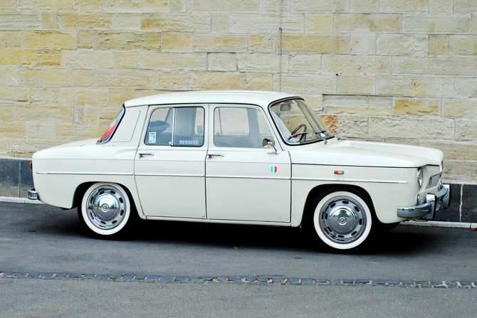 Renault 8S