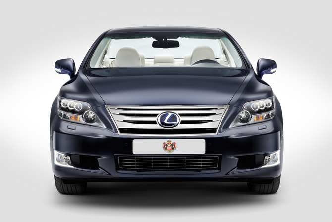 Lexus LS 600h L Laundelet