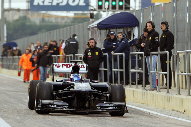 Williams reveals interim FW33 in Valencia Williams reveals interim FW33 in Valencia