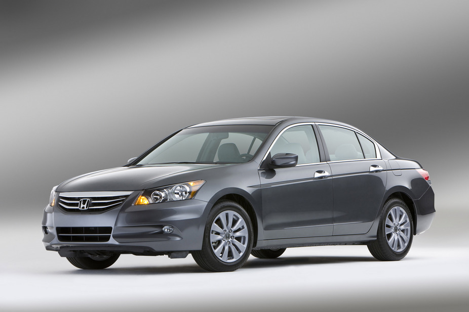 Honda Accord LX 5-Spd AT (USA)