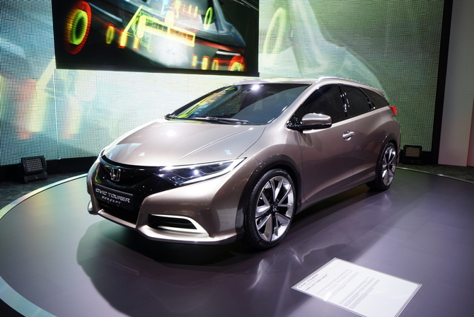 Honda Civic Tourer Concept