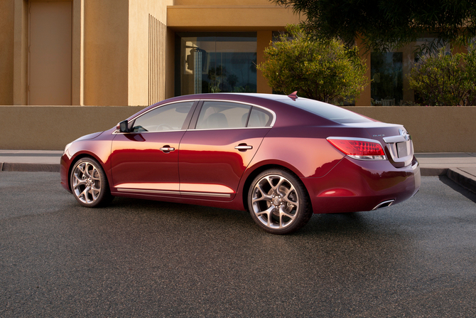 Buick LaCrosse GL Concept Considers More Luxurious LaCrosse