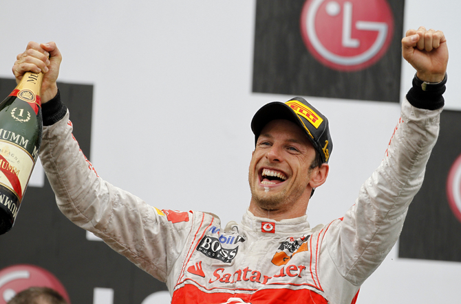 Button wins in chaotic CanadaGP Button wins in chaotic CanadaGP