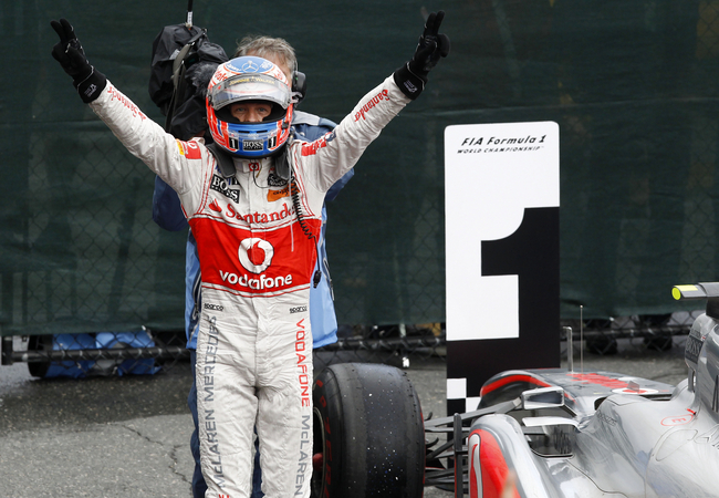 Button wins in chaotic CanadaGP Button wins in chaotic CanadaGP