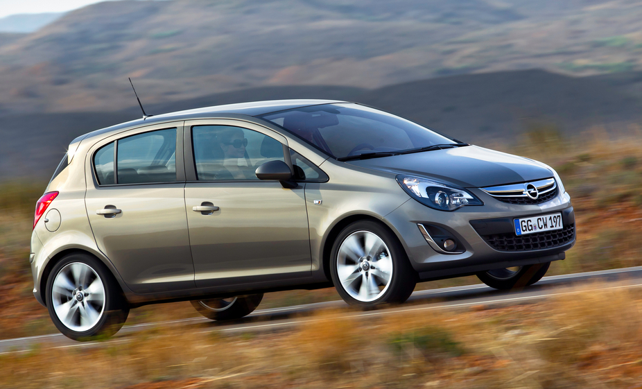 Opel Corsa 1.2 Twinport Cosmo Easytronic (11)