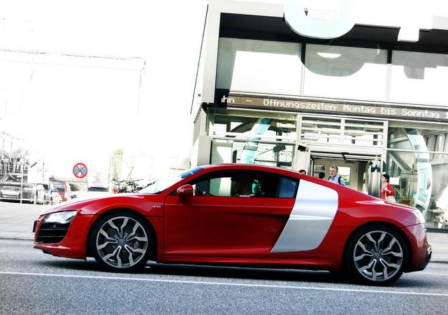 Autoviva's Facebook Avatar Photo Contest - September 2011 Autoviva's Facebook Avatar Photo Contest - September 2011