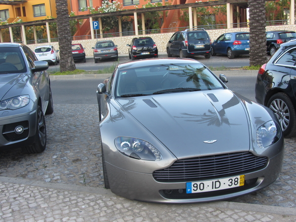 Aston Martin Virage Volante