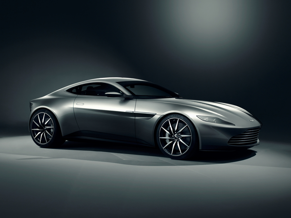 Aston Martin DB10