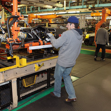 Chrysler invests and extends production in Sterling Heights