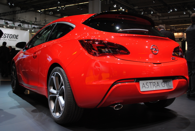 Opel Astra GTC to be unveiled in Frankfurt Opel Astra GTC to be unveiled in Frankfurt