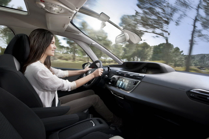 Citroën C4 Picasso bietet mehr Platz und ein neues Styling Citroën C4 Picasso bietet mehr Platz und ein neues Styling