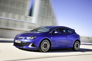 Opel Astra OPC Offers 280hp, 400Nm and Adjustable Suspension