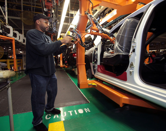 Chrysler invests and extends production in Sterling Heights Chrysler invests and extends production in Sterling Heights