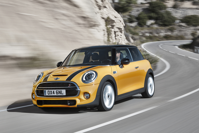 Mini Prepping Five-Door Next Generation Cooper