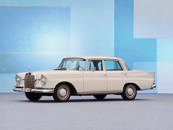 Mercedes-Benz 230 S