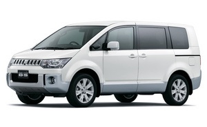 Mitsubishi Delica D:5 M